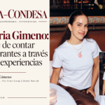 Valeria Gimeno posa sentada en un restaurante; el titular presenta su arte de contar restaurantes a través de experiencias.